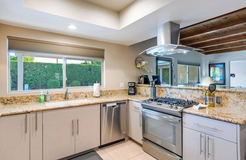 Palm Springs House | A Private Oasis in the Movie Colony