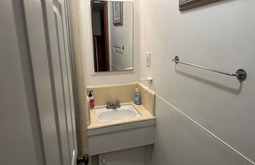 Old Town House | A Private room with shared bathroom inside House in Torrance with AC and WiFi.
