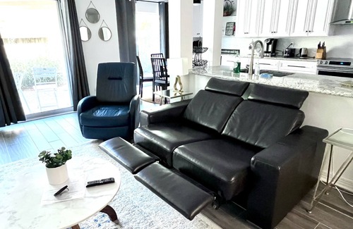 Houston Condo | A Quiet Nest in the Heart of Galleria