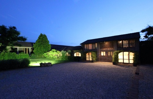 Stagno Lombardo Apartment | a refuge for body and soul