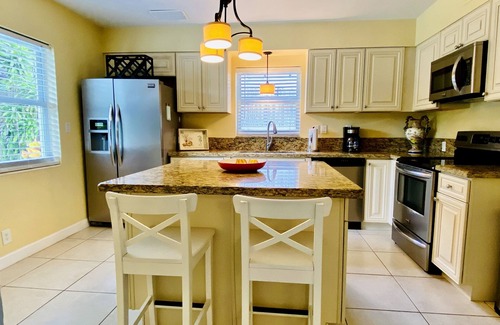 Northwood Shores House | A Relaxing Oasis w/private heated salt water pool! Close to the Intracoastal.