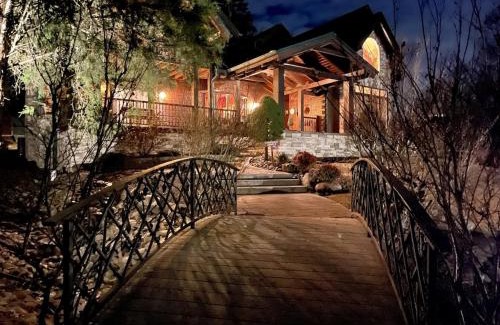 Gatlinburg - Pigeon Forge House | A River Runs Through It