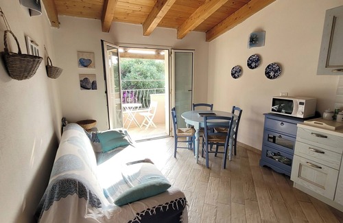 La Ciaccia Apartment | A romantic mansion from the sea