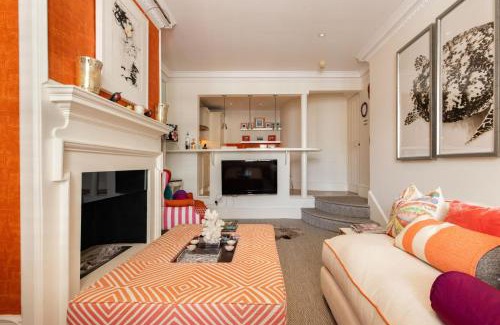 Royal Borough of Kensington and Chelsea Apartment | A Royal Residence – Stylish 2 Bedroom in Kensington