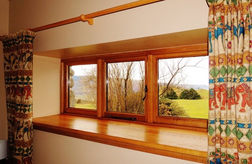 Barmouth Cottage | A Sea and Mountain Panorama from this charming stone barn