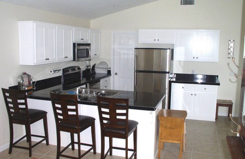 East End House | A secluded 3 bedroom, 2 bath Gulf view home nestled in lush tropical vegetation