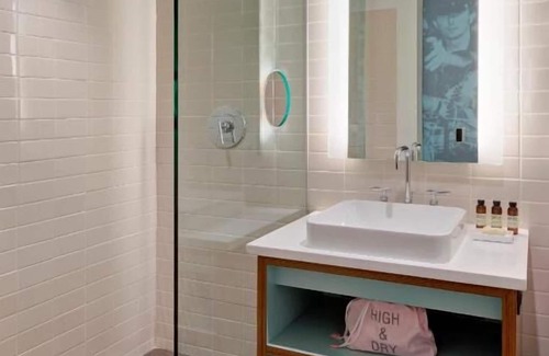 West Fens Hotel | A short drive from Old State House! 4 Family-friendly Units w/Balcony! Parking!