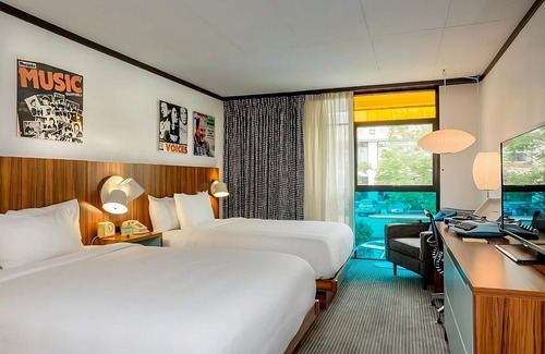 West Fens Hotel | A short drive from Old State House! 4 Family-friendly Units w/Balcony! Parking!