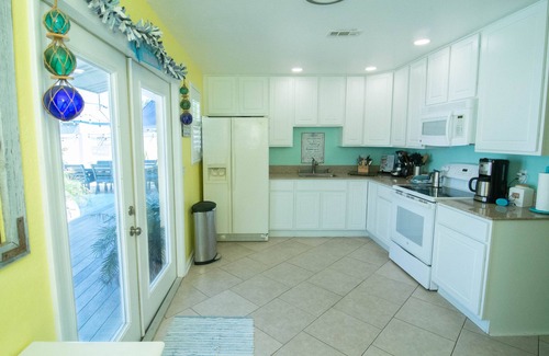 Roberta Heights House | A Slice of Paradise - unlimited well mannered pets
