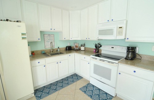 Roberta Heights House | A Slice of Paradise - unlimited well mannered pets