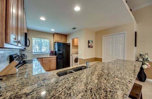 Diplomat Villa | A spacious 3-bedroom retreat in sunny Cape Coral.