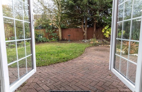 Shrewsbury House | A spacious 5 bedroom house close to local attractions and amenities