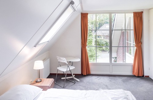 Beekbergen-Zuid House | A spacious and pleasant house in the woods of Beekbergen. Free WiFi.