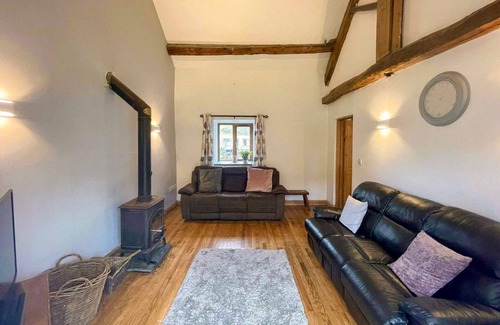 Bala Cottage | A spacious detached cottage surrounded by stunning scenery with wood fired Hot Tub.