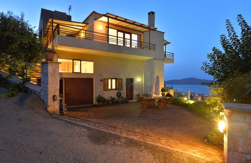 Kato Stalos Villa | A spacious villa with private pool and wonderful panoramic view over the sea