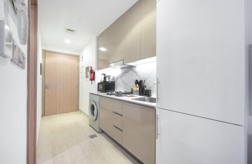 Dubai Apartment | A Spectacular Studio in Azizi Riviera 1