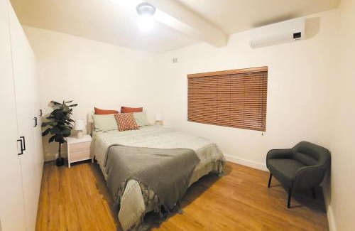Melbourne Apartment | A Step to Albert Park