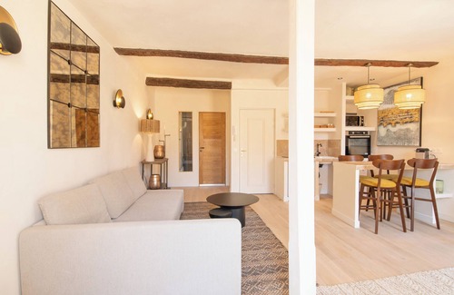 Old Town Apartment | A Sublime 1-BR in the Heart of Saint-Tropez - Tower Bell view