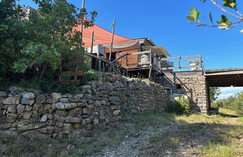 Anduze House | A sunny holiday in splendid wilderness!