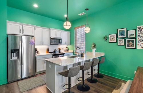 Downtown Nashville House | A "Swiftie" Sanctuary - Walk to Broadway + Rooftop