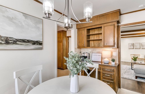 Tulsa House | A Temporary Haven that Feels Like Home