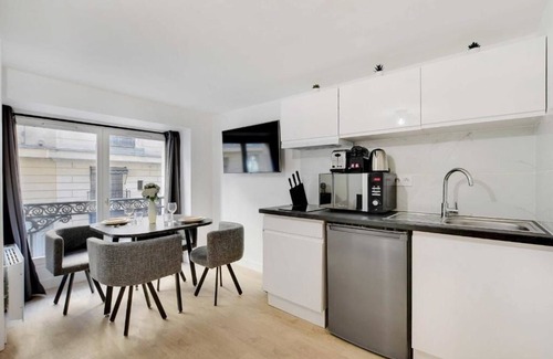 Quartier du Faubourg-Montmartre Apartment | A TOP FLOOR MAGICAL EXPERIENCE RIGHT NEXT TO THE OPERA HOUSE
