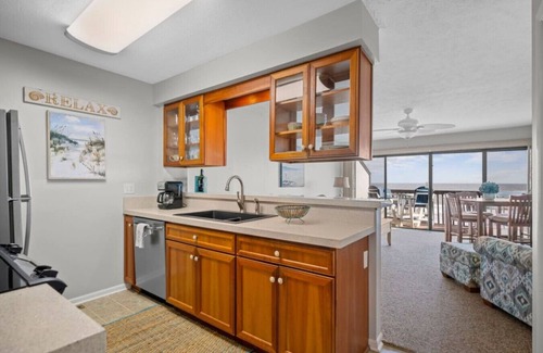 Wilmington Beach Condo | A touch of Paradise Oceanfront Views BBQs & a POOL