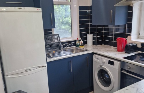 Walworth Apartment | A two bedrooms flat close to zone one.