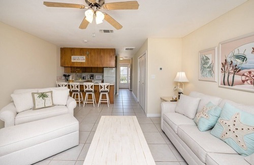 Pensacola Beach House | A two-minute walk to paradise! NEW LISTING- PET FRIENDLY!