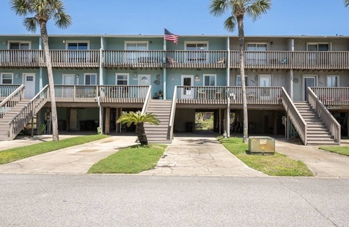 Pensacola Beach House | A two-minute walk to paradise! NEW LISTING- PET FRIENDLY!