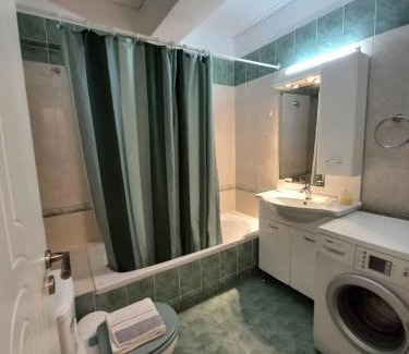 Galatsi Apartment | A V G E R I N O S Athens