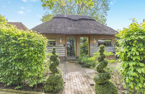 Smarden Cottage | A very luxurious, one bedroom apartment in a stunning setting.