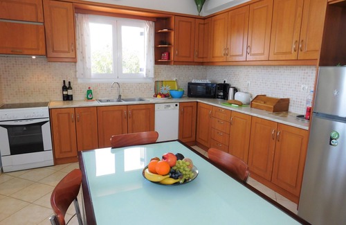 Apokoronas Villa | A very private 3 bedroom villa with large pool, fantastic sea & mountain views.