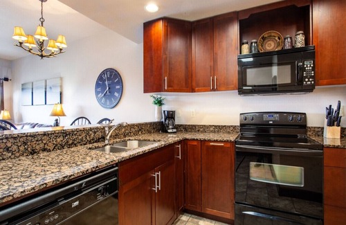 Pigeon Forge Condo | A View to Remember - Jacuzzi Tub & Community Pools