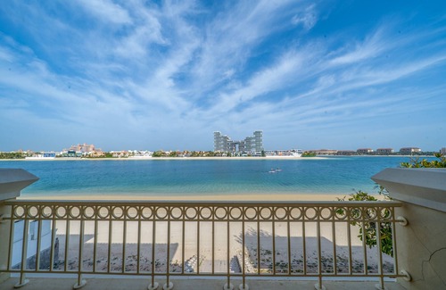 Palm Jumeirah Villa | A Villa on a man Made Island Looking at the Royal Atlantis