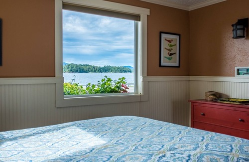 Sitka Apartment | A Water's Edge ~ Where you feel at home by the sea! Open, spacious 1 BR retreat