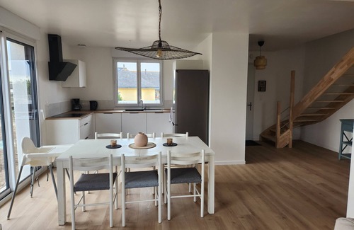 Ploudalmezeau House | A Welcoming and Warm Place Only 5 Minutes Walk from the Sea (450 m)