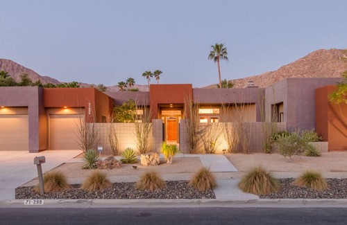 Magnesia Falls Cove House | A wonderful desert home
