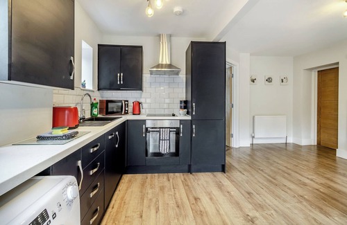 Sewerby Cottage | A wonderful two bedroom modern bungalow with a large enclosed garden.