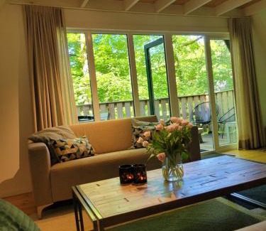 Bohon Ski Chalet | A Wood Lodge - zwembad - relax - natuur
