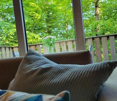 Bohon Ski Chalet | A Wood Lodge - zwembad - relax - natuur