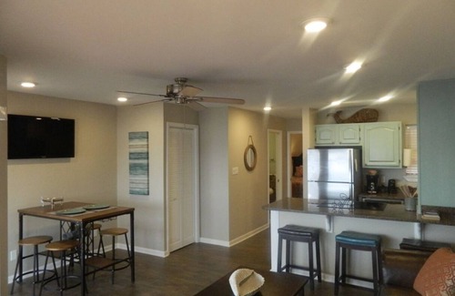 Hot Springs Condo | A12 Luxury Lake Front - Our Guests Keep Coming Back! *See our 5 Star Reviews*