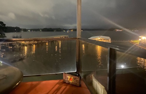 Hot Springs Condo | A12 Luxury Lake Front - Our Guests Keep Coming Back! *See our 5 Star Reviews*