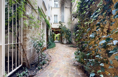 3rd Arrondissement Apartment | A1DG Home Sweet home
