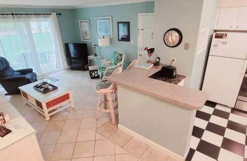 Demere Park House | A3 tile floors pet friendly easy access downstairs faces nice grassy area Close to pool
