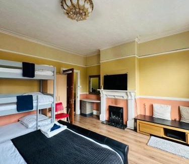 Poole Apartment | 'Aandal House' Bournemouth'