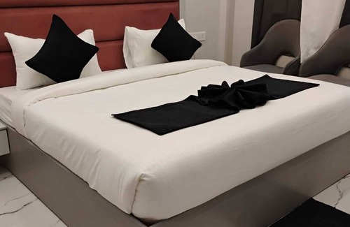 Mayapur Hotel | Aastha Guest House