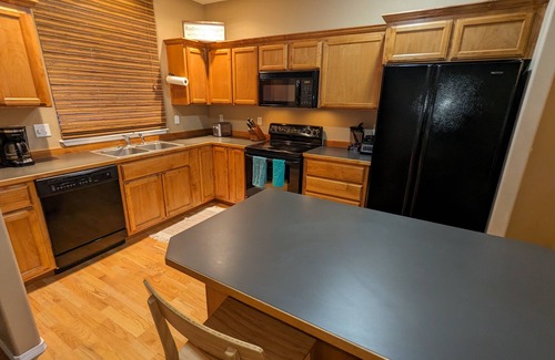 Redmond House | Aazure Like It - Eagle Crest Resort, Fun & Relaxation Headquarters