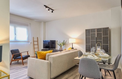 Cruz de Humilladero Apartment | AB Vialia Estación, Parking and Pool