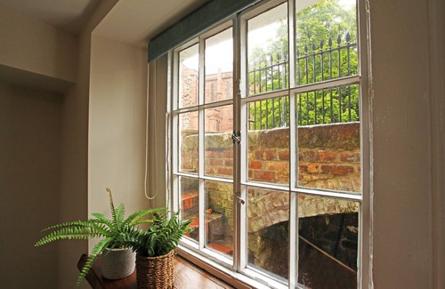 Shrewsbury Apartment | Abbey Foregate - Basement Apartment